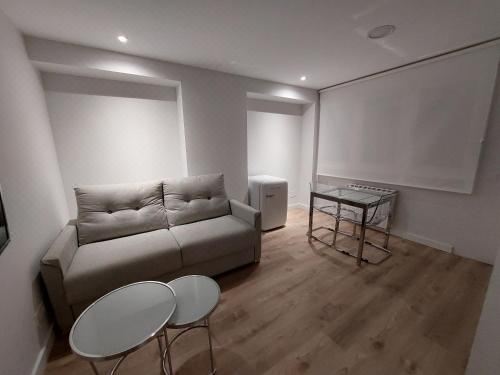 Ordo?o II Suites Con Aire Acondicionado y WifiOne-Bedroom Apartment With Balcony