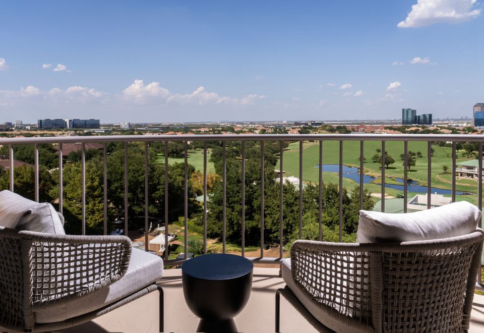 The Ritz-Carlton Dallas, Las ColinasClub Tower Corner, Club Lounge Access, Guest Room, 1 King
