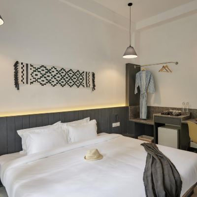 Queen Room Poshtel VNS Promo Code