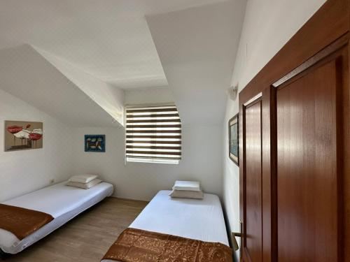 标准一卧室带阳台和海景