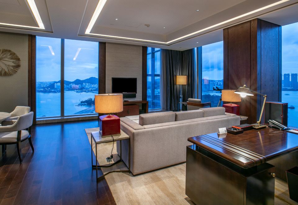 单卧套房（超大床+1间卧室带起居室和客厅+海湾景观）