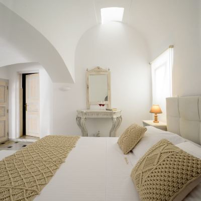 Petite Cave Suite-Caldera Sea View & Volcano View Kallisto Promo Code