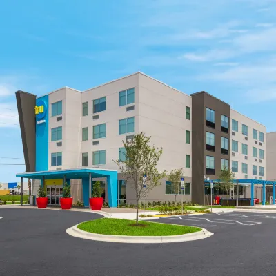 Tru by Hilton Destin Hotels near Pelican Adventures
