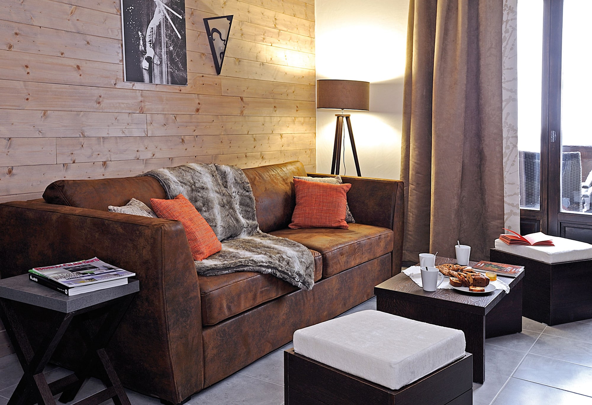 带壁龛的两卧室公寓