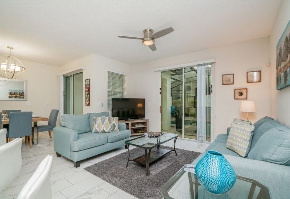 1566Plunker TownhouseFour-Bedroom Townhouse