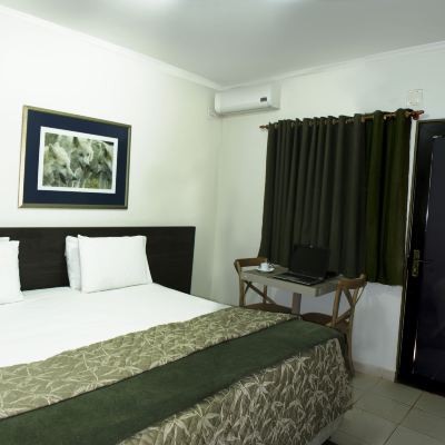 Economy Double Room Queen Vancouver Hotel Promo Code