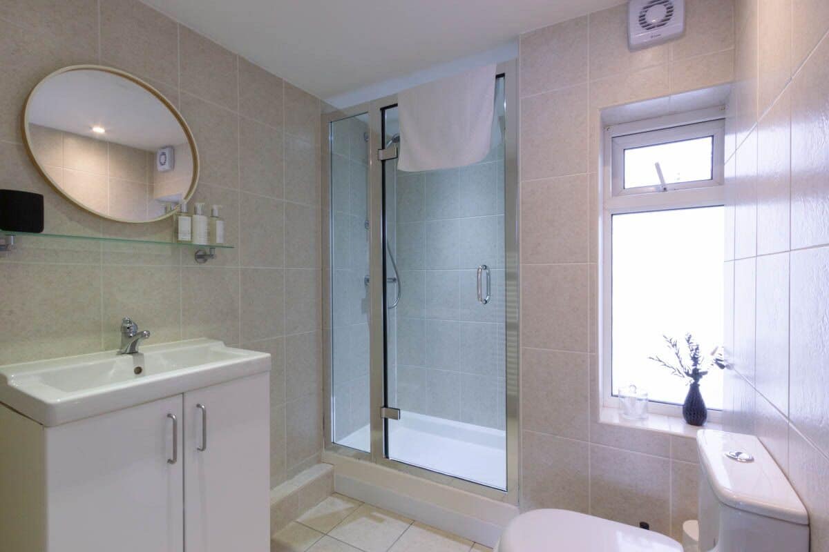 帶海景的奢華特大床房