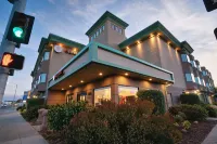 Hotel Aluxor SFO โรงแรมใน