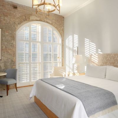 King Room - Historic Wing Harbourview Inn Promo Code