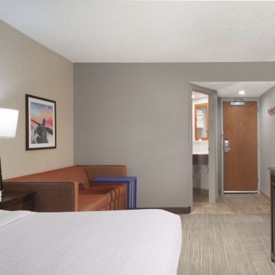 Study King Room with Sofabed Hampton Inn Evansville Promo Code