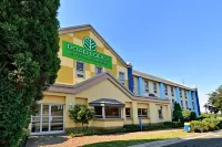 Road Lodge Carnival City Hotel di 
