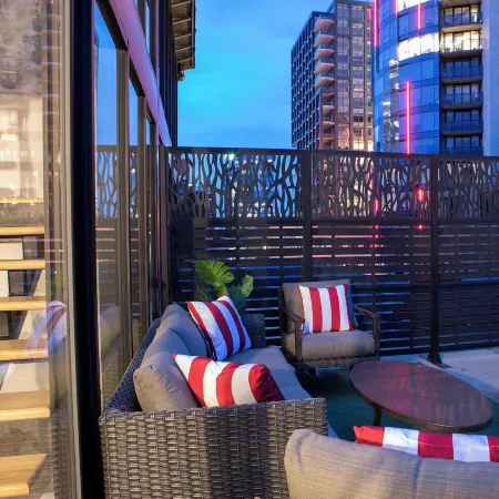 Cameo Hotel and Suites