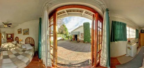 Cosy Den B&B Luxury Guest House Style