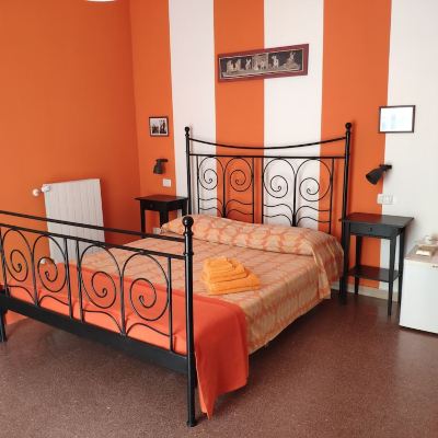 Triple Room (Arancio)