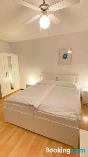 带湖景的双人间