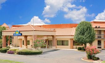 Days Inn by Wyndham Columbus