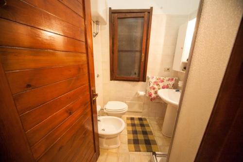 带露台的双卧室海景公寓