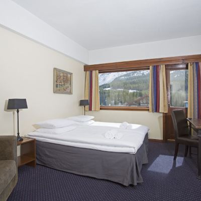 Double Room, 2 Twin Beds (Above restaurant & pub)