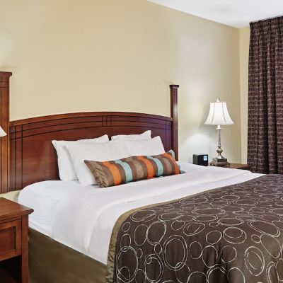 1 King 1 Bedroom Suite Comm Acess Tub Staybridge Suites Milwaukee Airport South, an IHG Hotel Promo Code