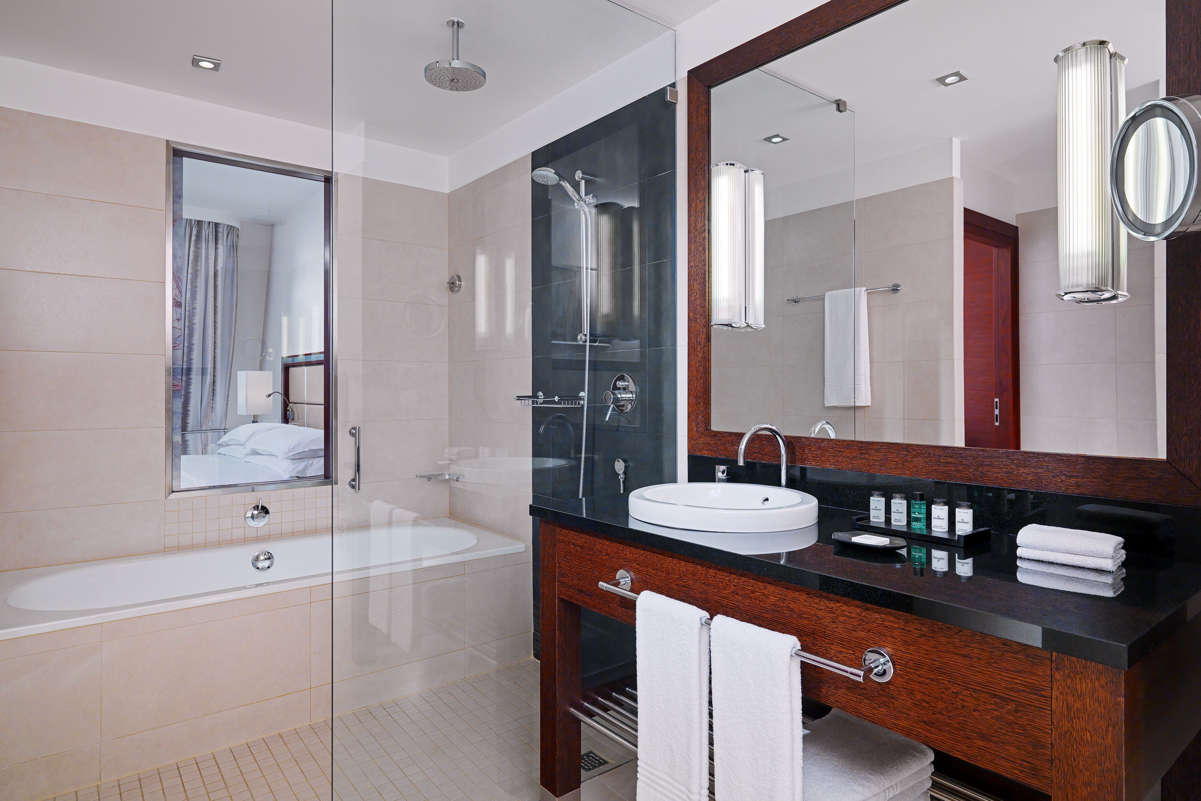 行政套房，俱樂部休息室和spa通道，海景