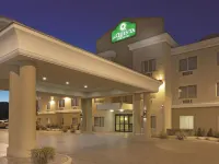 La Quinta Inn & Suites by Wyndham Ely Hotels in 