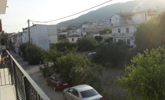 Capella Town, Skiathos