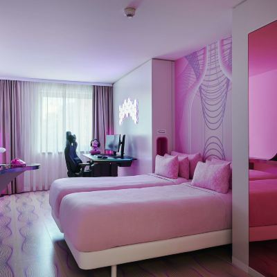 Nhow Family Connecting 2ADults+2CHildren