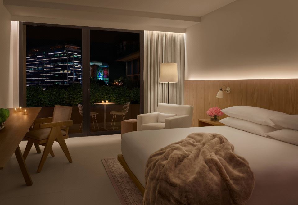 The West Hollywood EDITIONDeluxe King Room with Terrace