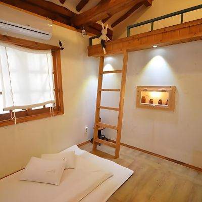 민들레 룸 (다락방) 전주 한옥마을산아래 펜션 쿠폰