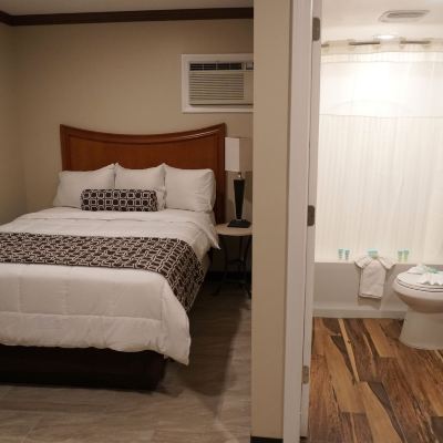 Standard Queen Room - Non-Smoking Beachside Resort Promo Code