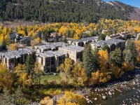 Riverfront 2BR2BA Condo. Sauna, Pool & Hot Tub. Minutes to Vail & Beaver Creek. Hotele w: Eagle-Vail