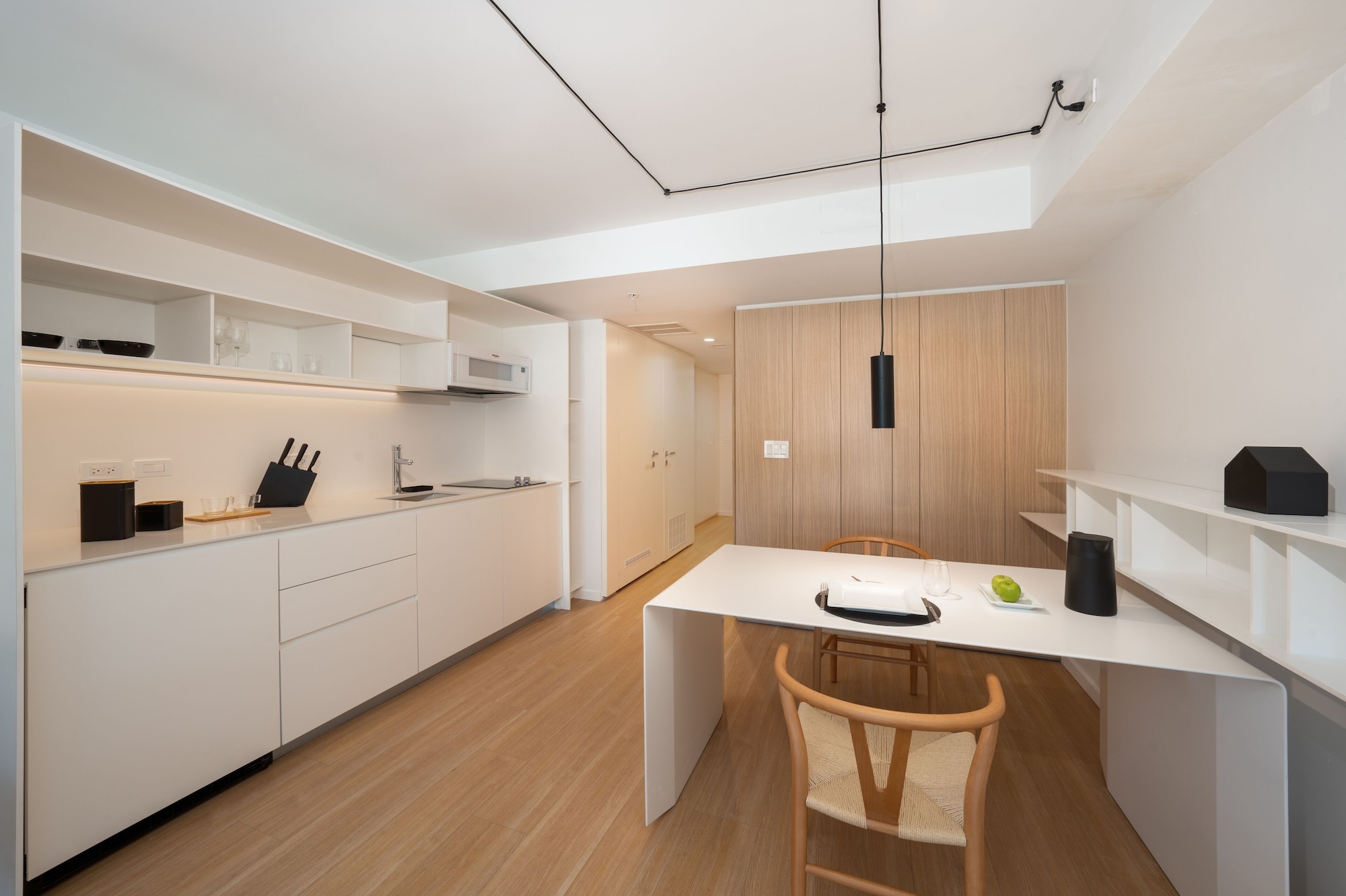 豪华特大床一室房