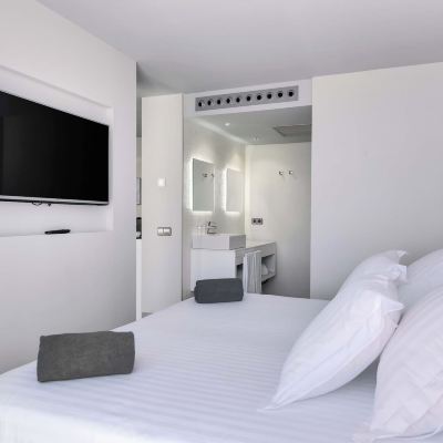 精緻套房 巴塞羅特吉塞海灘酒店 - 僅限成人優惠