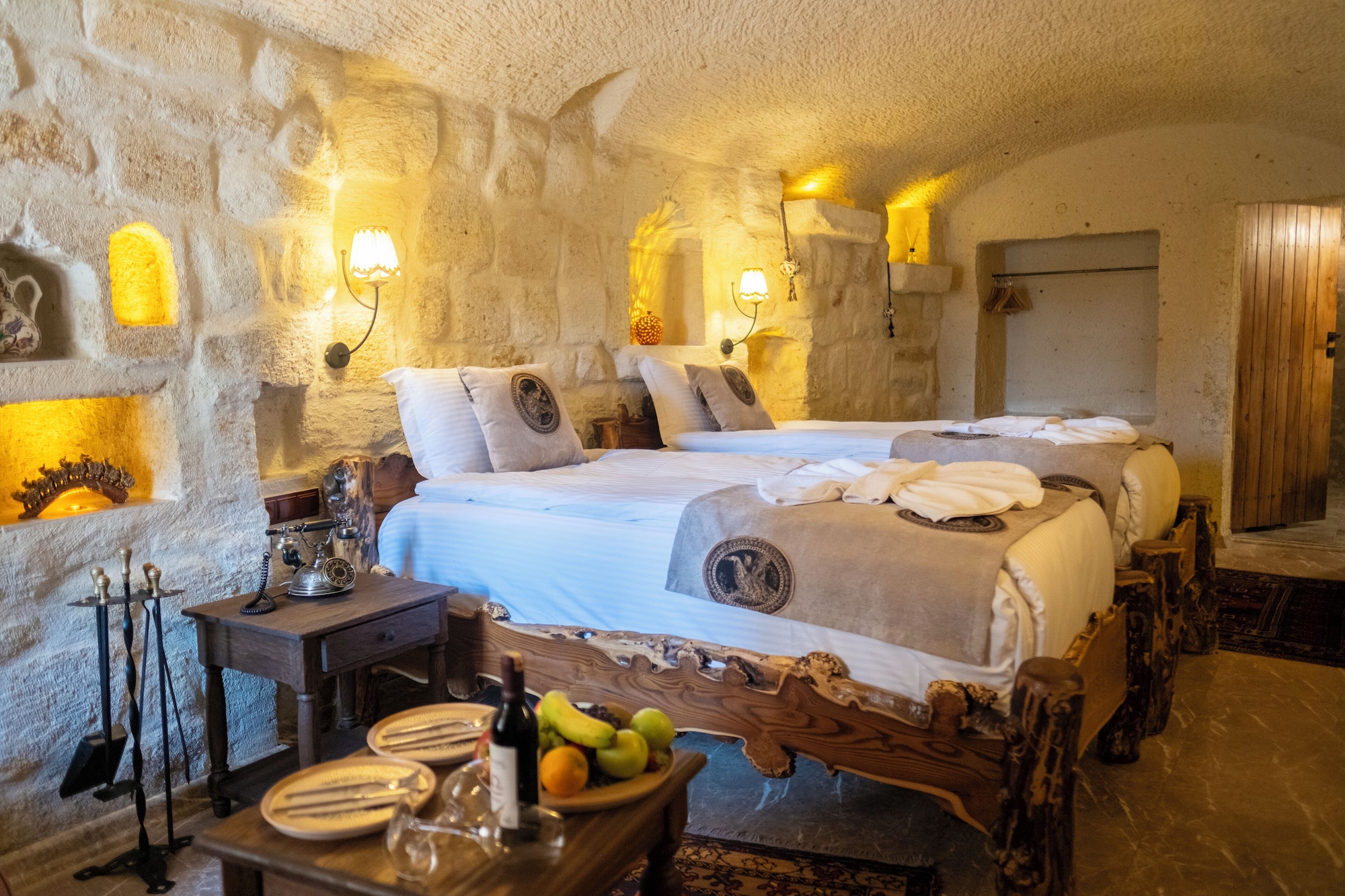 高级洞穴双床房