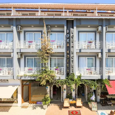 Bora Hotel