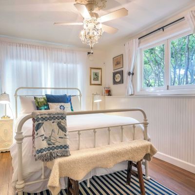 Queen, Living Room, Kitchen (La Petite Porte) Redwood Hollow Cottages Promo Code