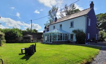 Nantgwynfaen Organic Farm Wales - Housity