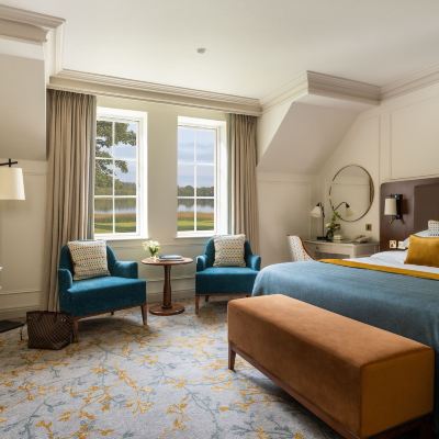 奢華雙人房， 1 張特大床， 湖景 洛厄恩度假村優惠