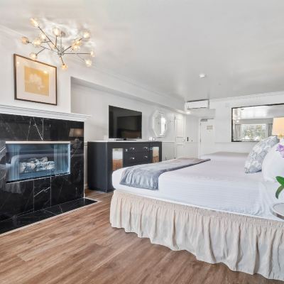 Double King Room With Balcony Ascot Suites Promo Code