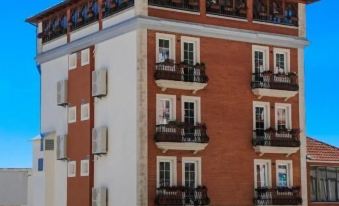 Mervin Hotel - Housity