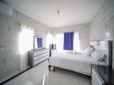 8BR Private Villa in Sosúa - 2 mins from Nightlife Hôtels à : 