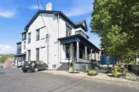 The Bavarian Inn 4 Chic Stay Hotels in 