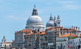 Doge's Palace Suite R&R