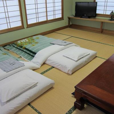 足夠寬敞的10榻榻米房間 【日式房間】 【禁菸】 【山景】 松風日式旅館優惠
