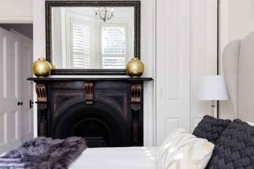 94 Highett - 5 Bedroom, 3 Car Parks - Luxury House Five-Bedroom House