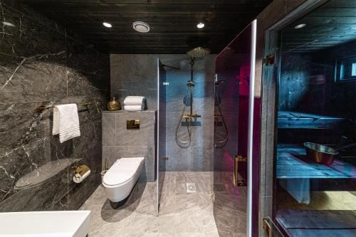 豪华特大床套房（带桑拿）