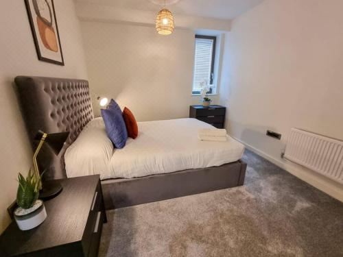 Luxury City Centre Townhouse with Parking Villa