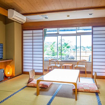 和風ルーム 大自然の静寂と天然自噴温泉を愉しむ湯宿　亀山温泉ホテル クーポン