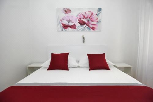 Apartments MiovicTwo-Bedroom Apartment With Balcony And Sea View