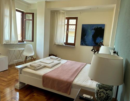 侧面海景豪华双人房